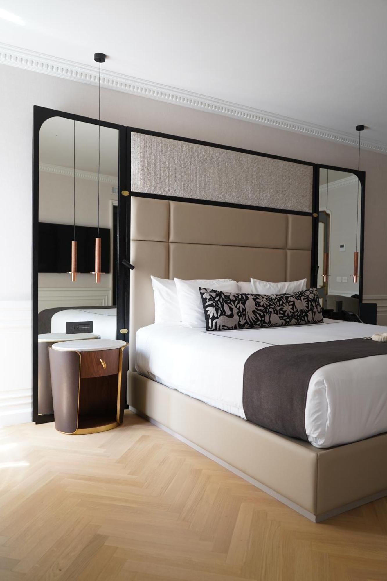 Grand Deluxe Room