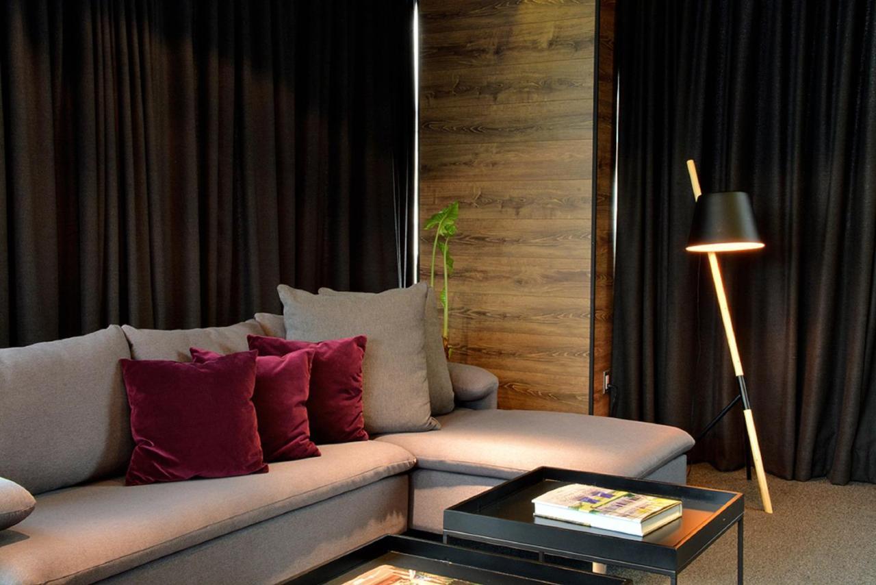 Deluxe Queen Suite