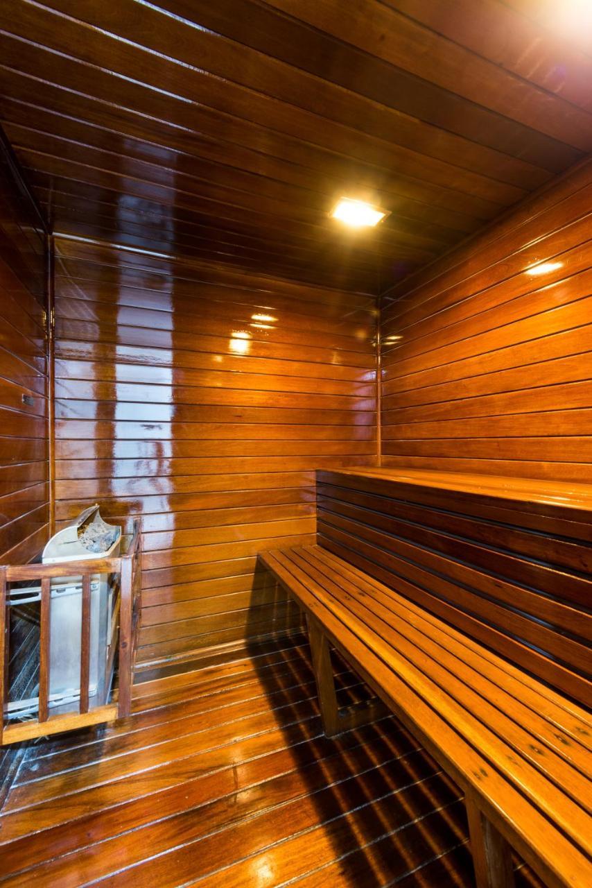 Family Room Sauna,766526191:JPEG